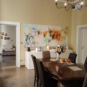 H Ercolani Bed & Breakfast